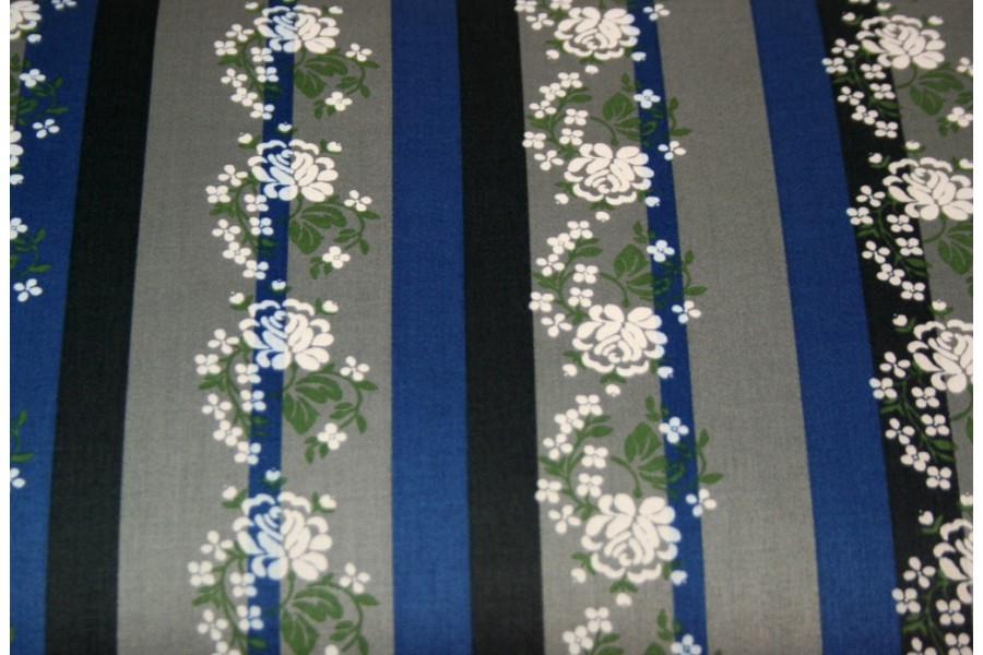 10cm Dirndlstoff (Trachtensatin aus EU-Produktion) Blumenstreif blau/grün/grau  (Grundpreis 21,00/m)
